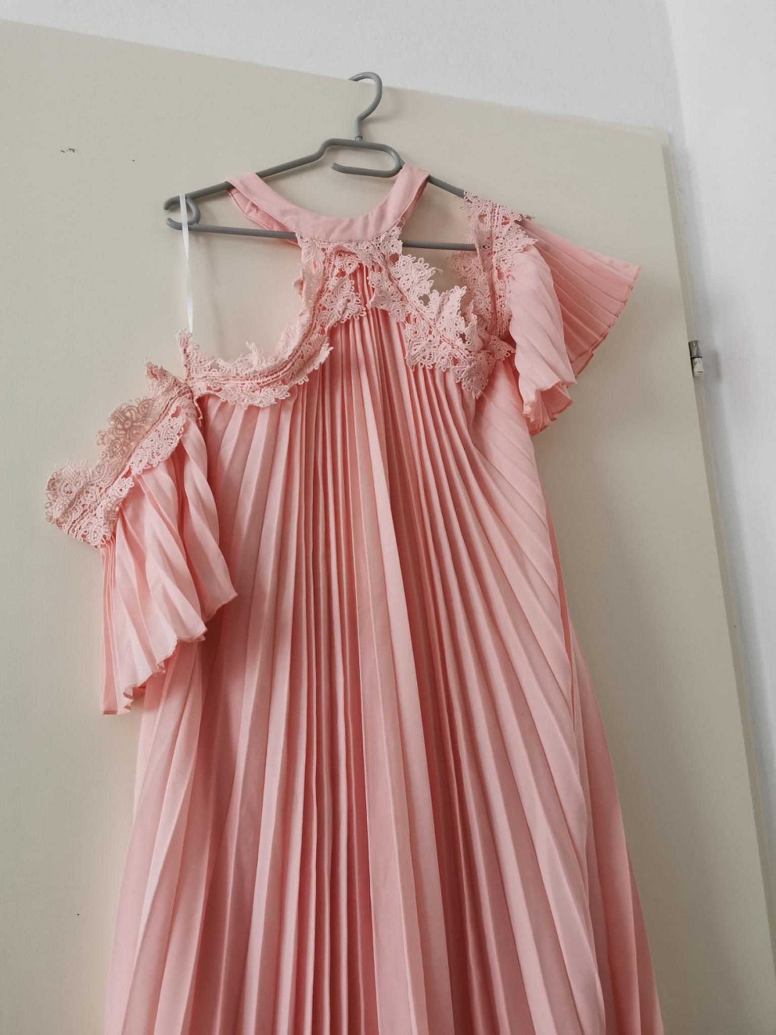 Kleid In 5020 Salzburg Fur 5 00 Zum Verkauf Shpock At