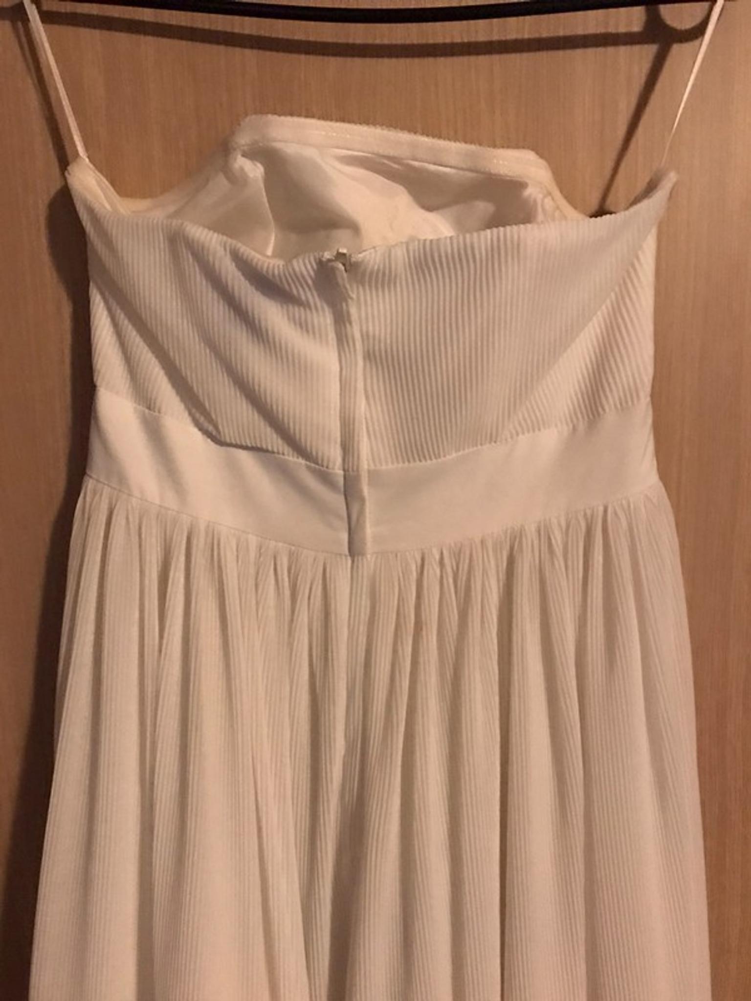 Cremefarbenes Tragerloses Kleid In 63768 Hosbach Fur 15 00 Zum Verkauf Shpock At