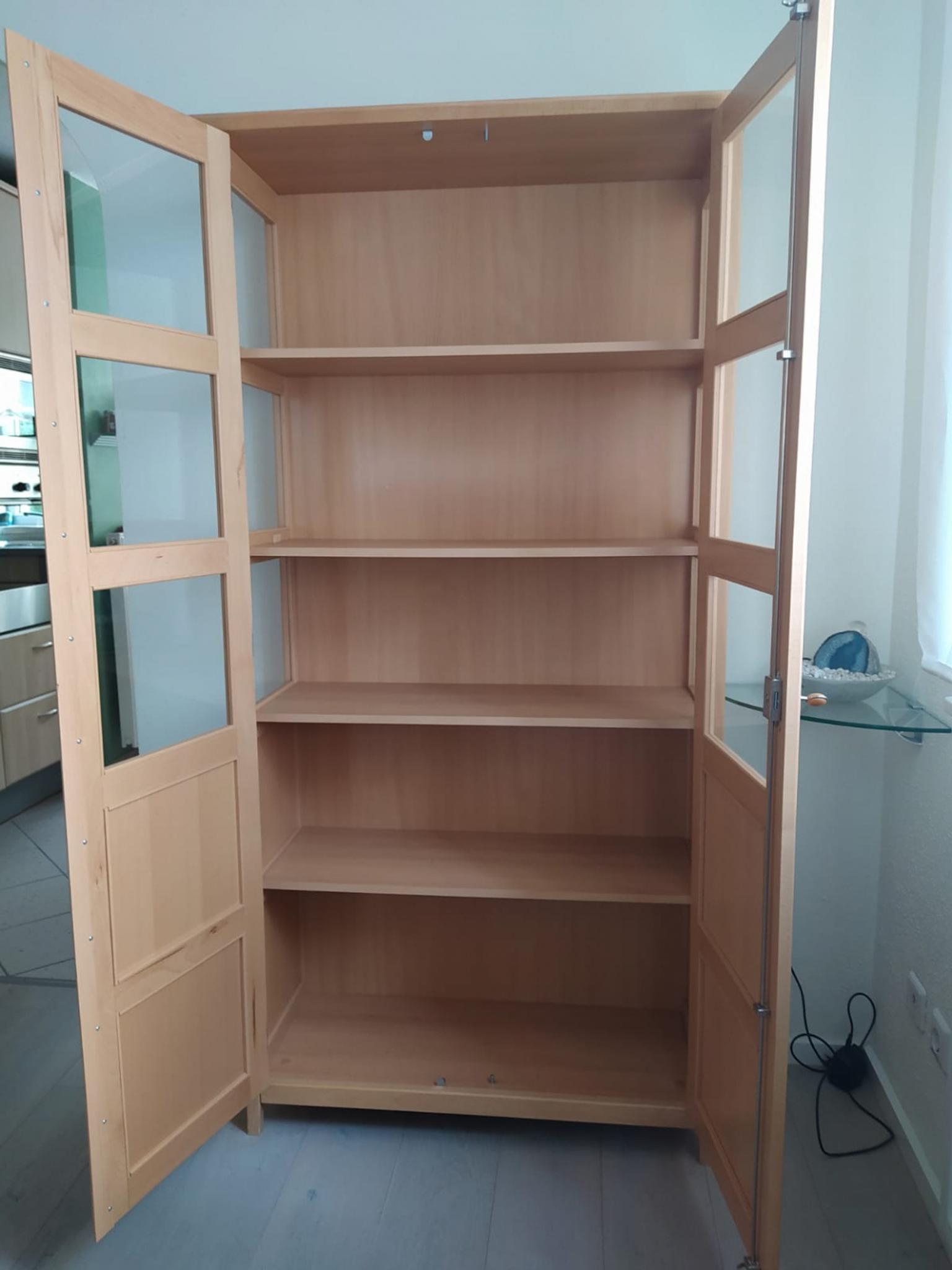 Die gesamte aufteilung wirkt sehr symmetris… Moderne Vitrine Schrank Buche in 69242 MÃ¼hlhausen fÃ¼r 30