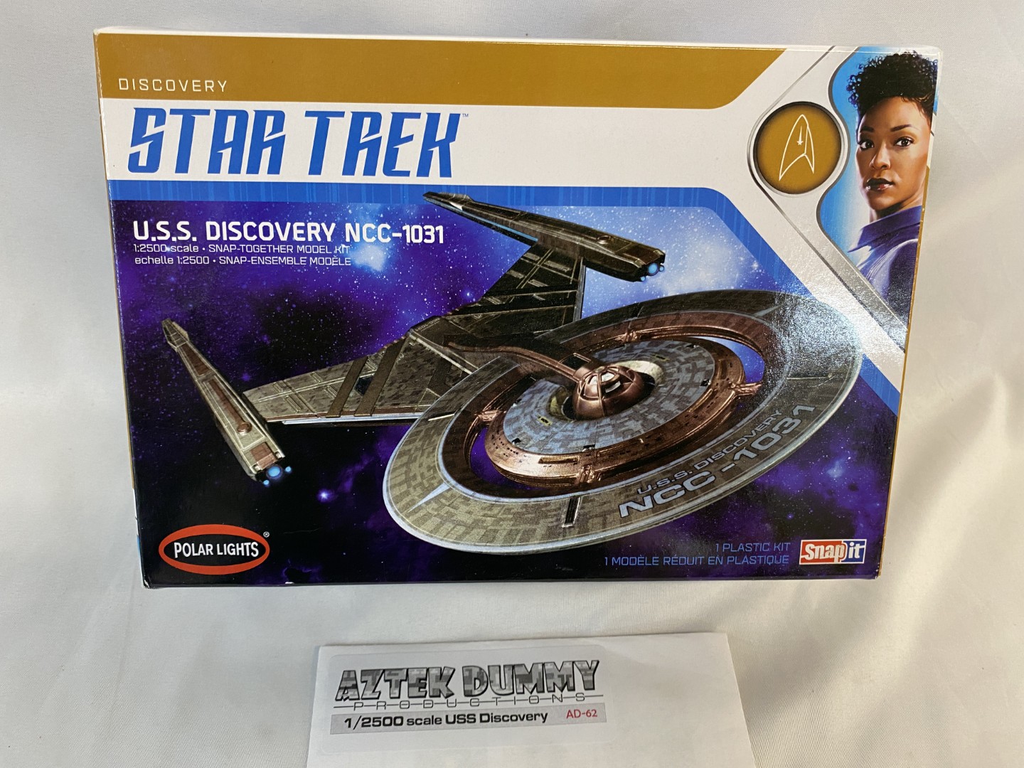 Polar Lights Star Trek USS Discovery (1/2500)