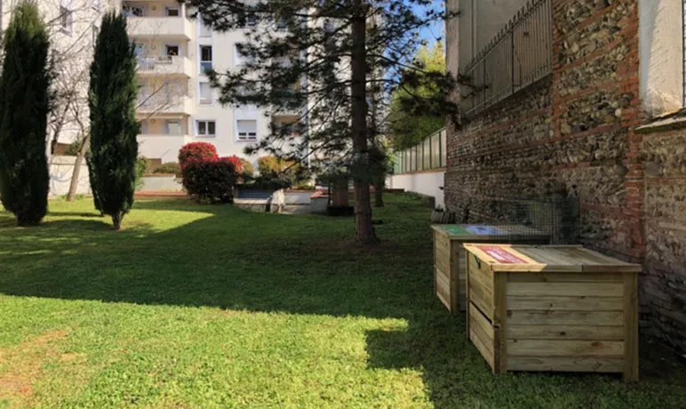 Dès le début de mois de février, Toulouse Métropole a mis à disposition des composteurs gratuits pour les Toulousains.