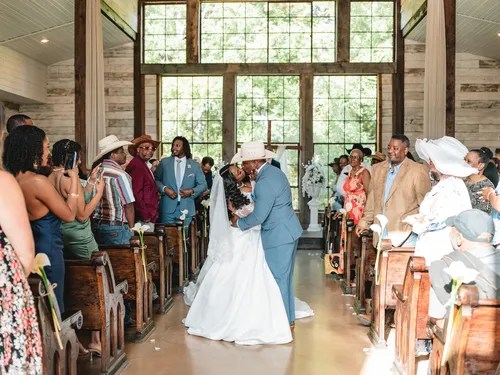 Past wedding at Big Sky Barn, Montgomery, TX