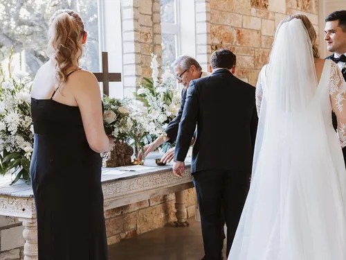 Past wedding at The Chandelier of Gruene, New Braunfels, TX