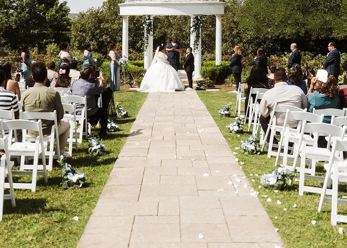 Wedding party celebration at The Gardens of Cranesbury View, New Braunfels, TX