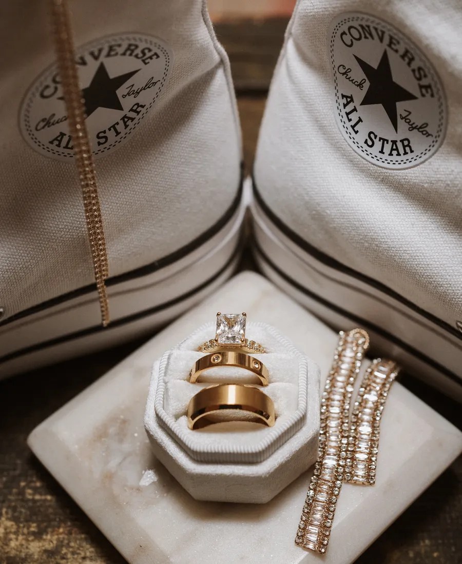 Flying V Ranch wedding venue in Decatur, TX - real wedding photographed by Weddings Unlimited