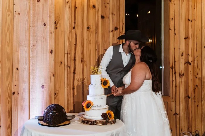 Wedding cake cutting at Fountain View Farms, Splendora, TX