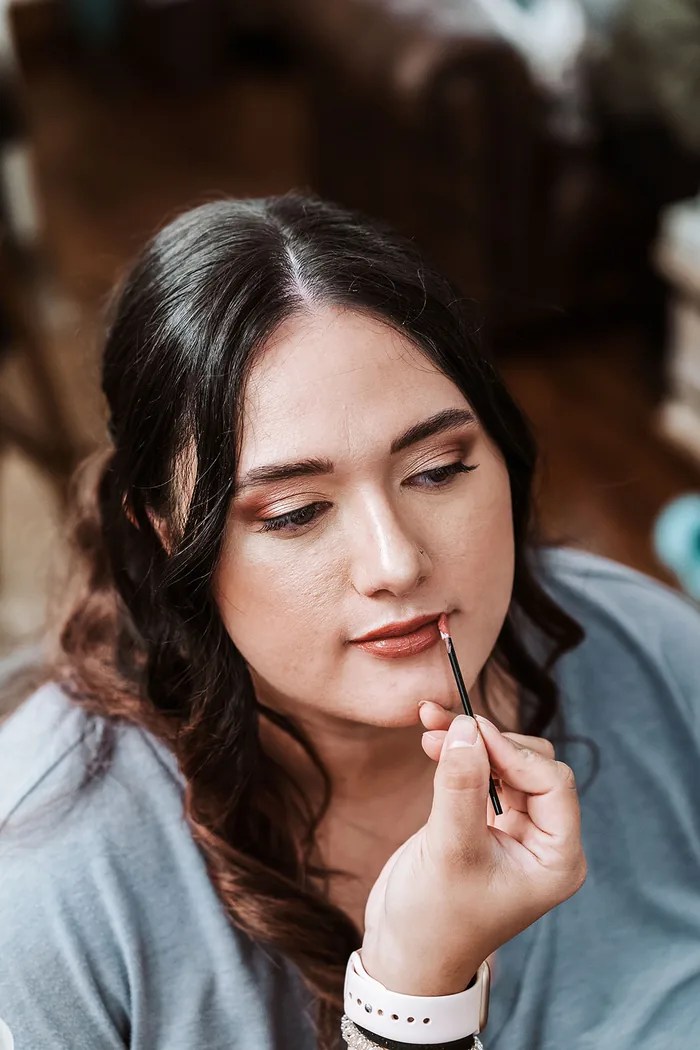 Bride getting ready at Fountain View Farms, Splendora, TX