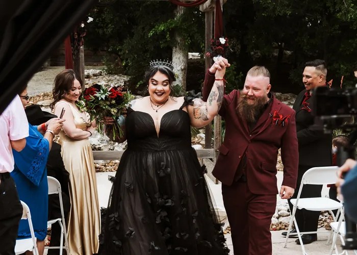 Wedding party celebration at Geronimo Oaks - Weddings and Events, Seguin, TX