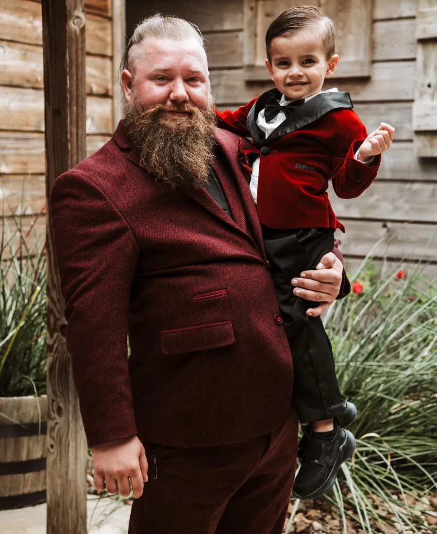 Geronimo Oaks wedding venue in Seguin, TX - real wedding photographed by Weddings Unlimited