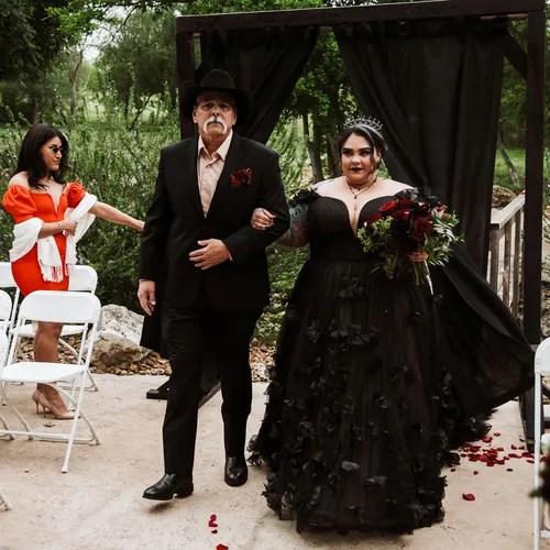 Jessica & Ryan's wedding at Geronimo Oaks - Weddings and Events, Seguin, TX