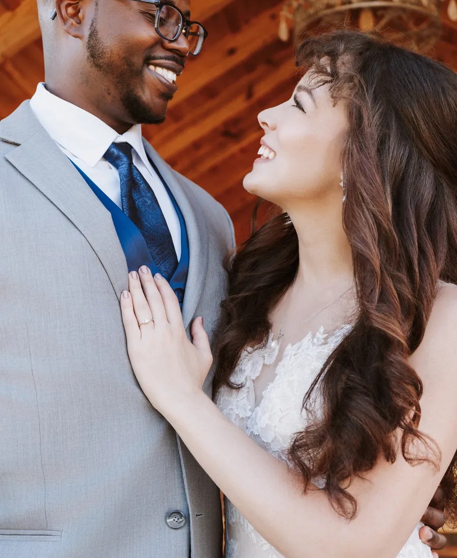 Hera’s Haven wedding venue in Italy, TX - real wedding photographed by Weddings Unlimited