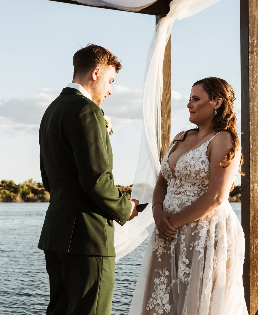 Hidden Lake (Sunset Ridge) wedding venue in Buckeye, AZ - real wedding photographed by Weddings Unlimited