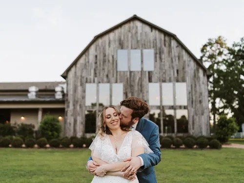 Past wedding at The Historic Hill House and Farm, Willis, TX
