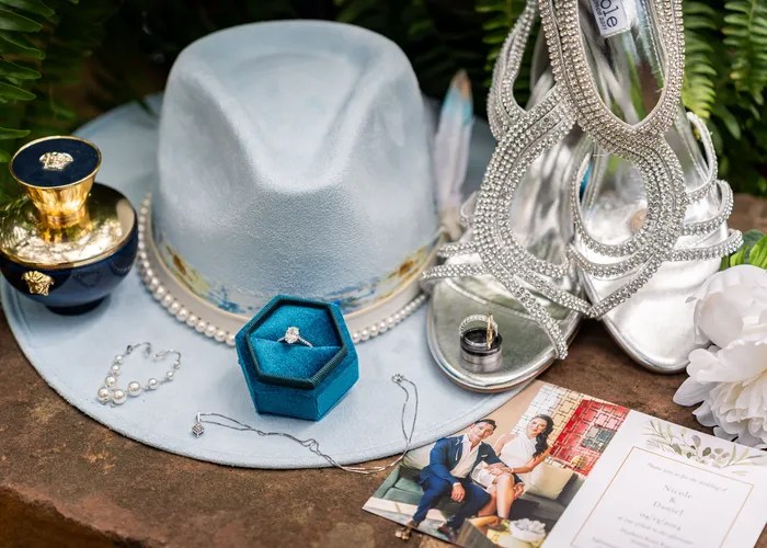 Wedding ceremony at Hudson Bend Ranch, Austin, TX