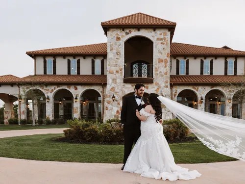 Past wedding at The Springs in McKinney, Anna, TX