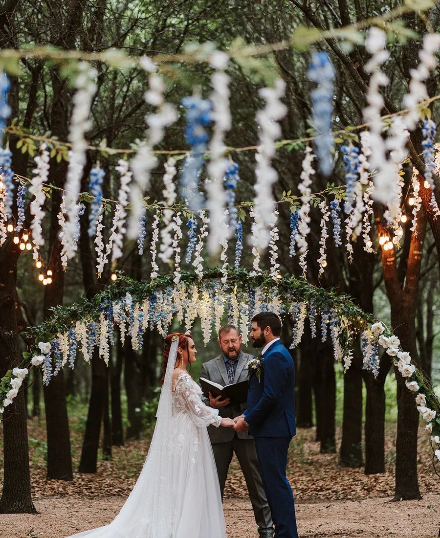 A Thousand Oaks Events & Retreats wedding venue in Cypress, TX - real wedding photographed by Weddings Unlimited