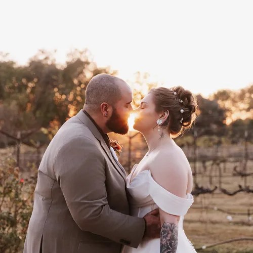 Natalie & Ethan's wedding at Tosca Vineyard, New Waverly, TX