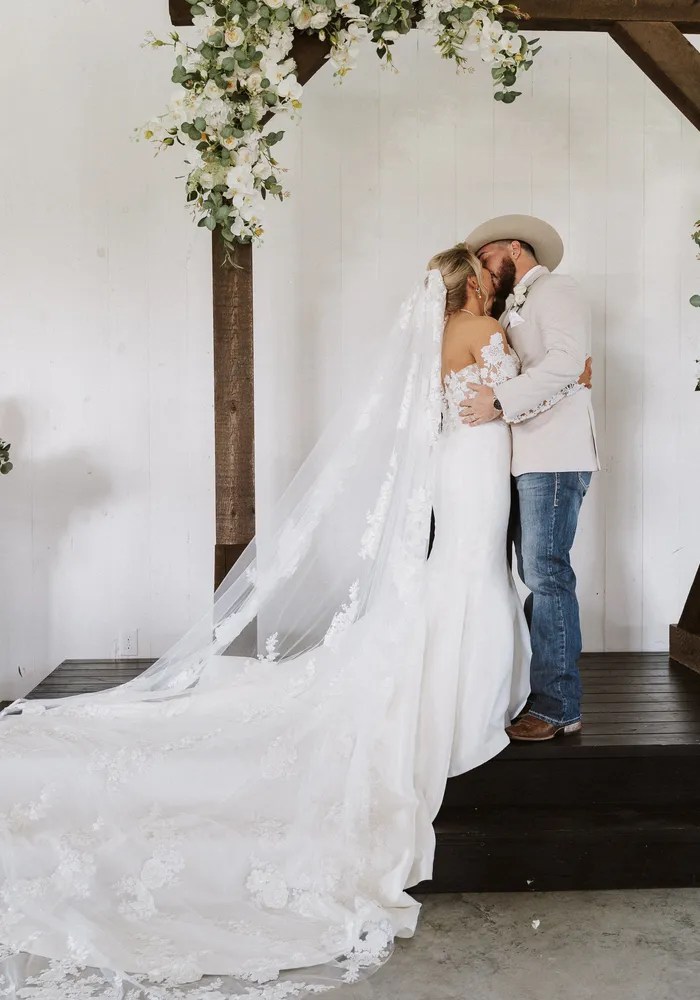 Bride and groom portrait at Willowynn Barn, Santa Fe, TX