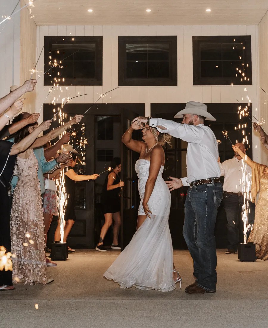 Willowynn Barn wedding venue in Santa Fe, TX