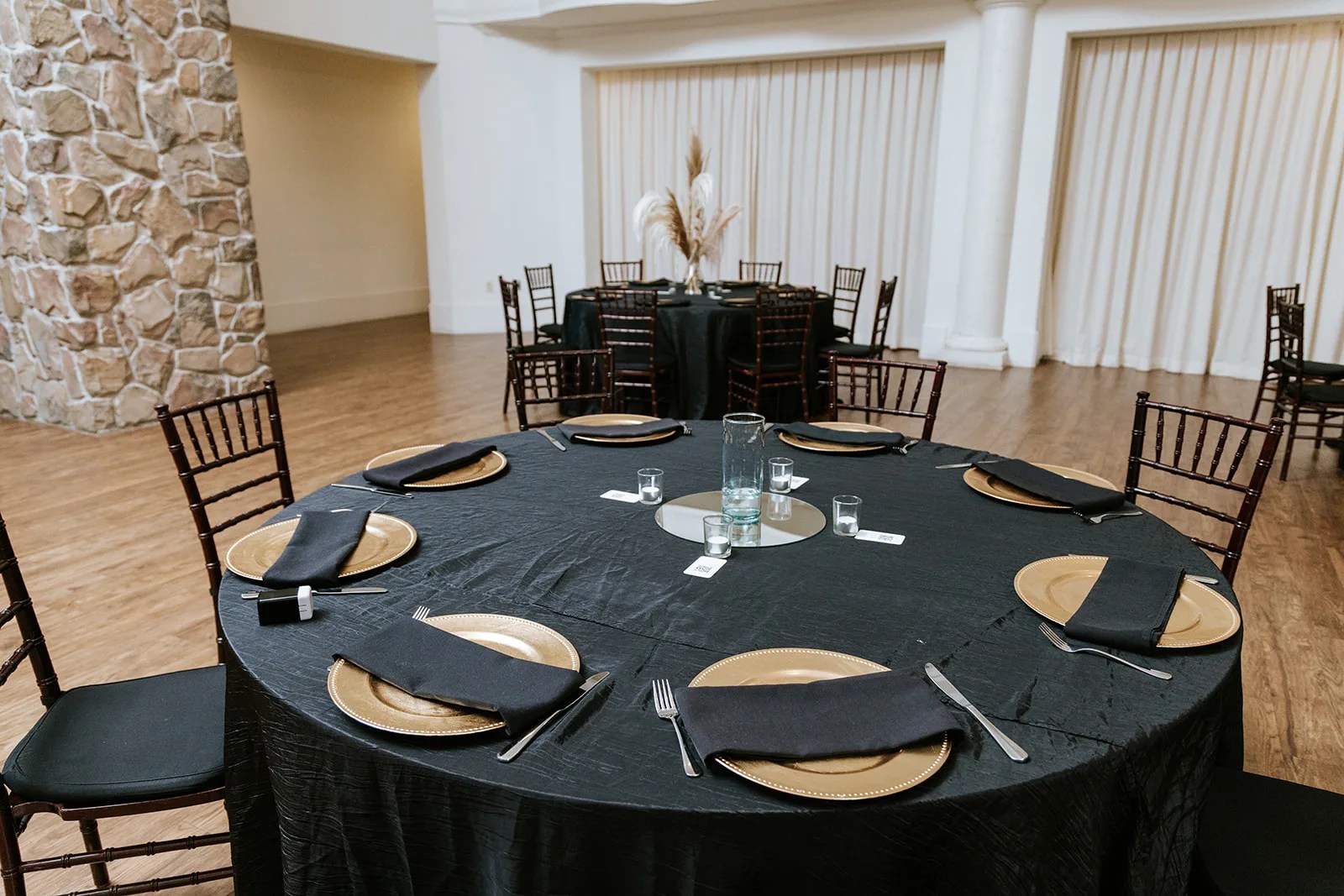 Ballroom table setting at Aristide Mansfield in Mansfield, TX