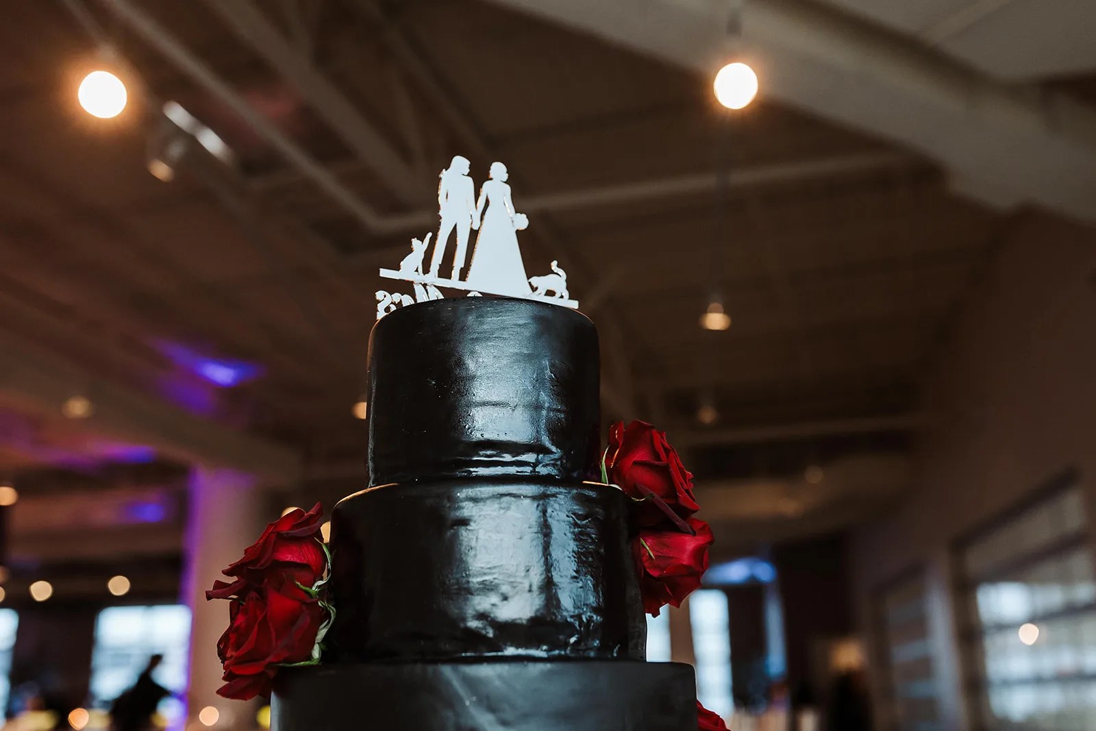 Wedding cake at Level Two Events in Dallas, TX