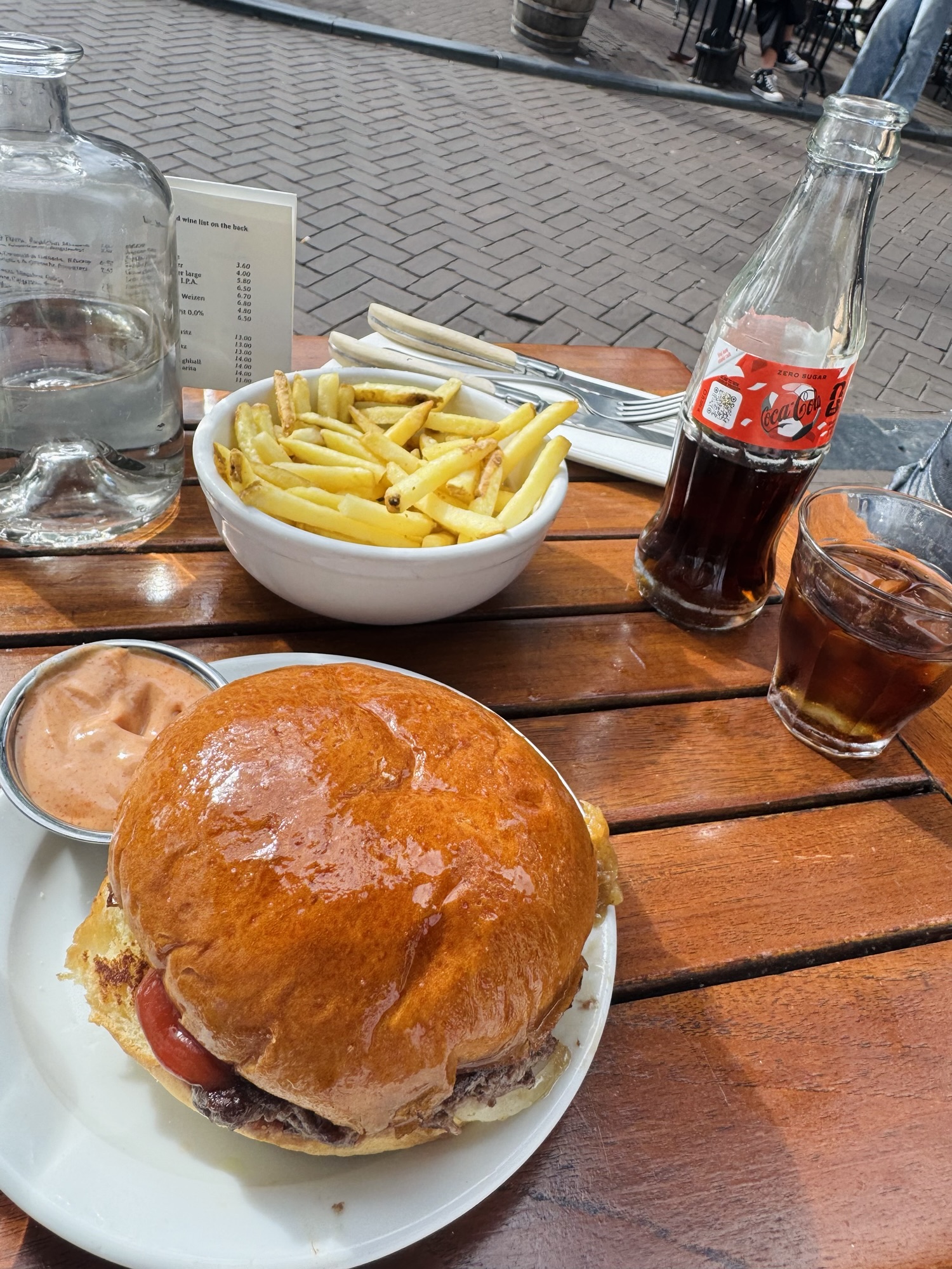 Burger at Kikkie van de Prinsensluis in Amsterdam