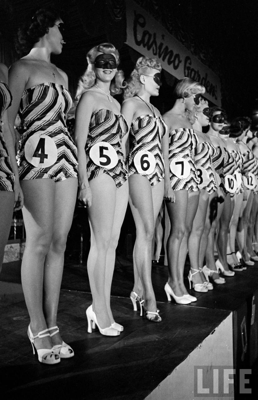 Beautiful legs competition 1940s
