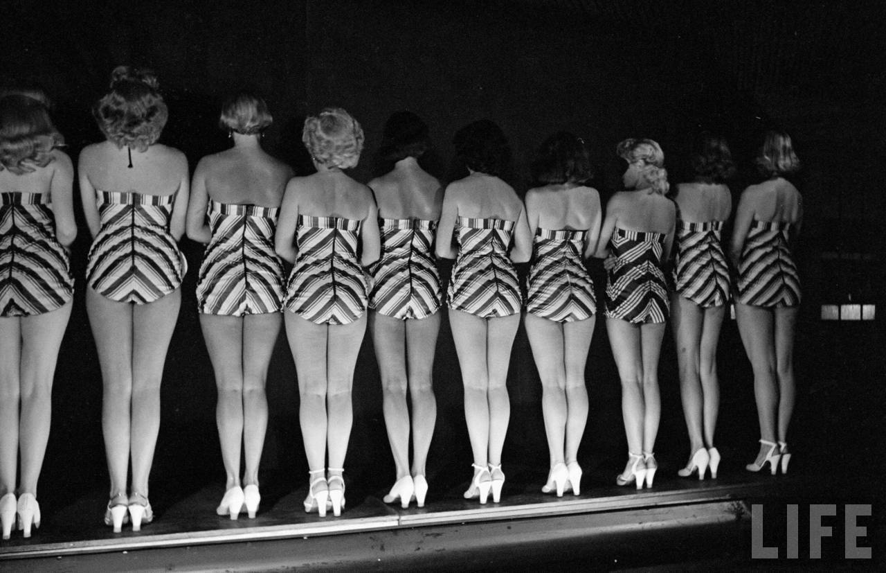 Beautiful legs competition 1940s