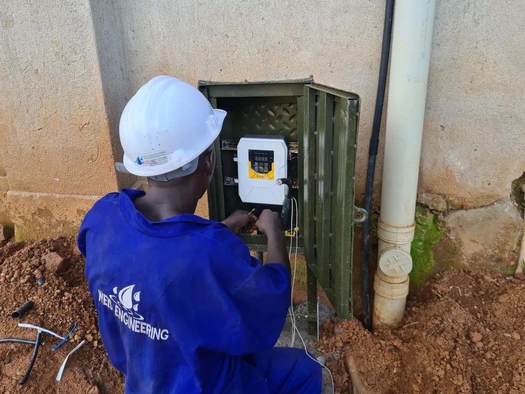 DC pump controller connection