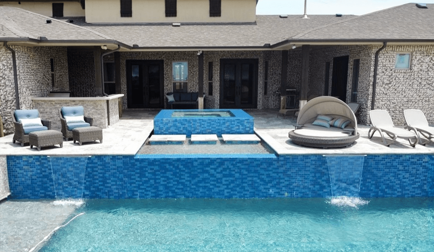 Weisz Selection - custom pool with waterfall