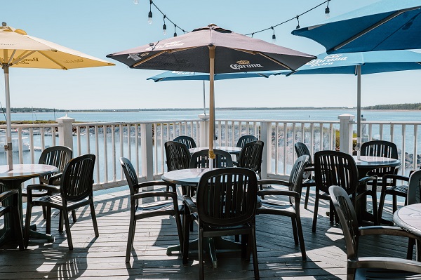 Deckhouse Pub