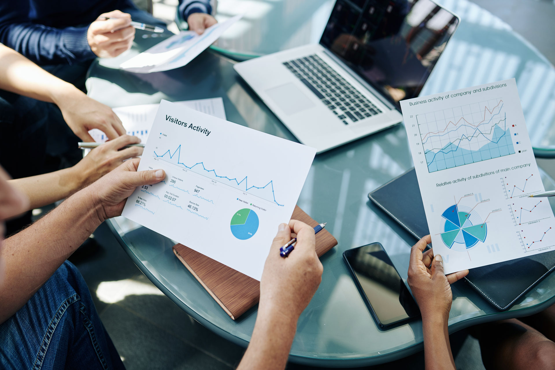 analyzing data analytics