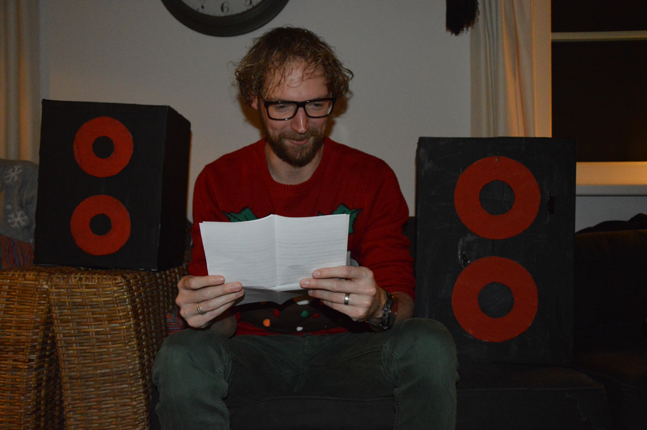 Arnout met zijn geluidsinstallatie!