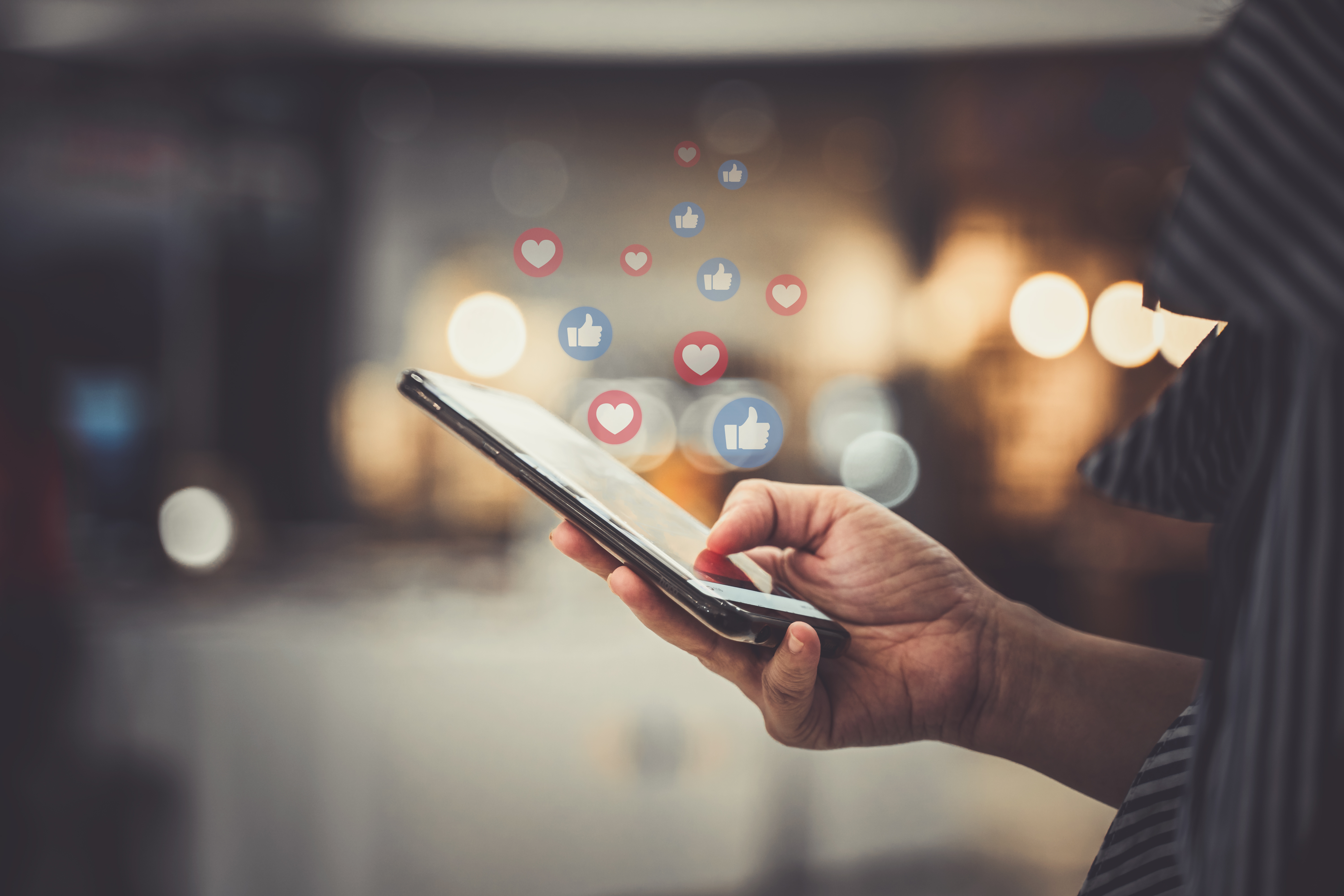 Social media on smartphone device