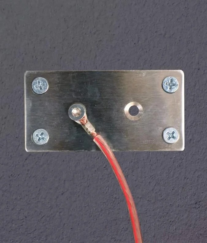 grounding plate