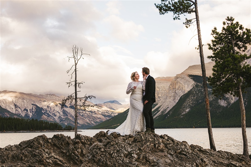 9-25-2 - Lake Minnewanka Banff Canada Elopement