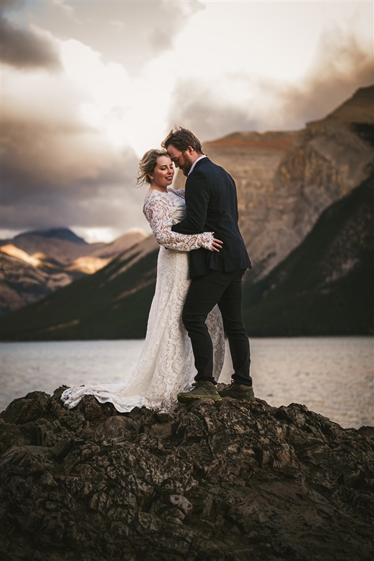 9-25-2 - Lake Minnewanka Banff Canada Elopement