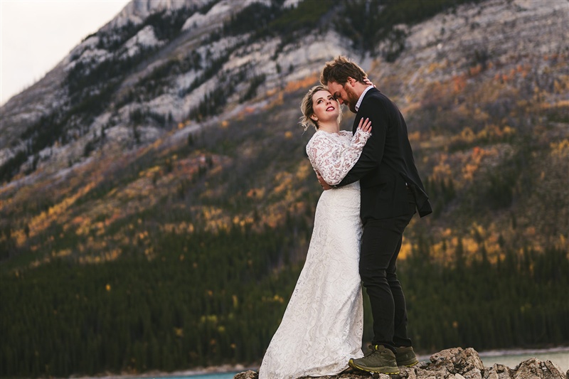9-25-2 - Lake Minnewanka Banff Canada Elopement