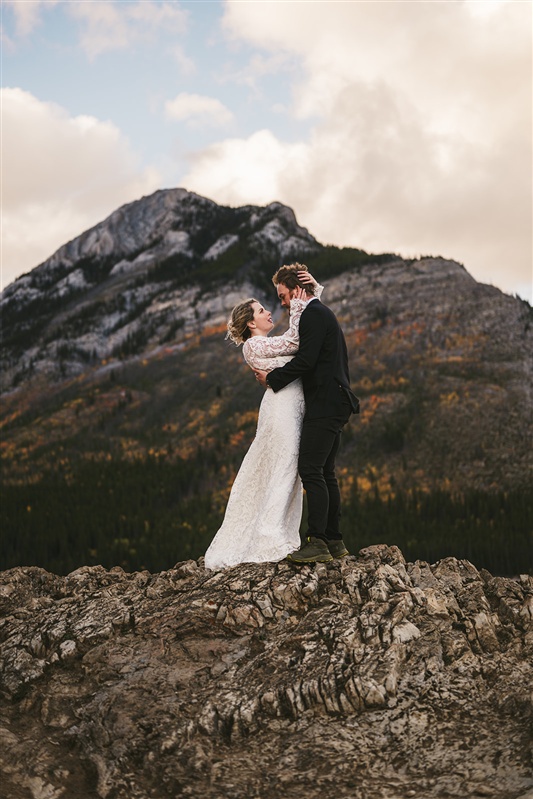 9-25-2 - Lake Minnewanka Banff Canada Elopement