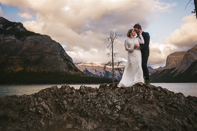9-25-2 - Lake Minnewanka Banff Canada Elopement