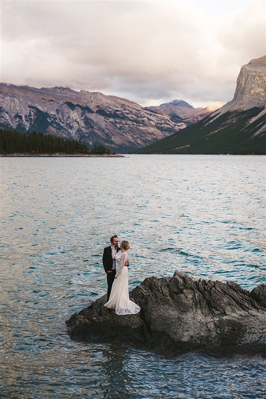 9-25-2 - Lake Minnewanka Banff Canada Elopement