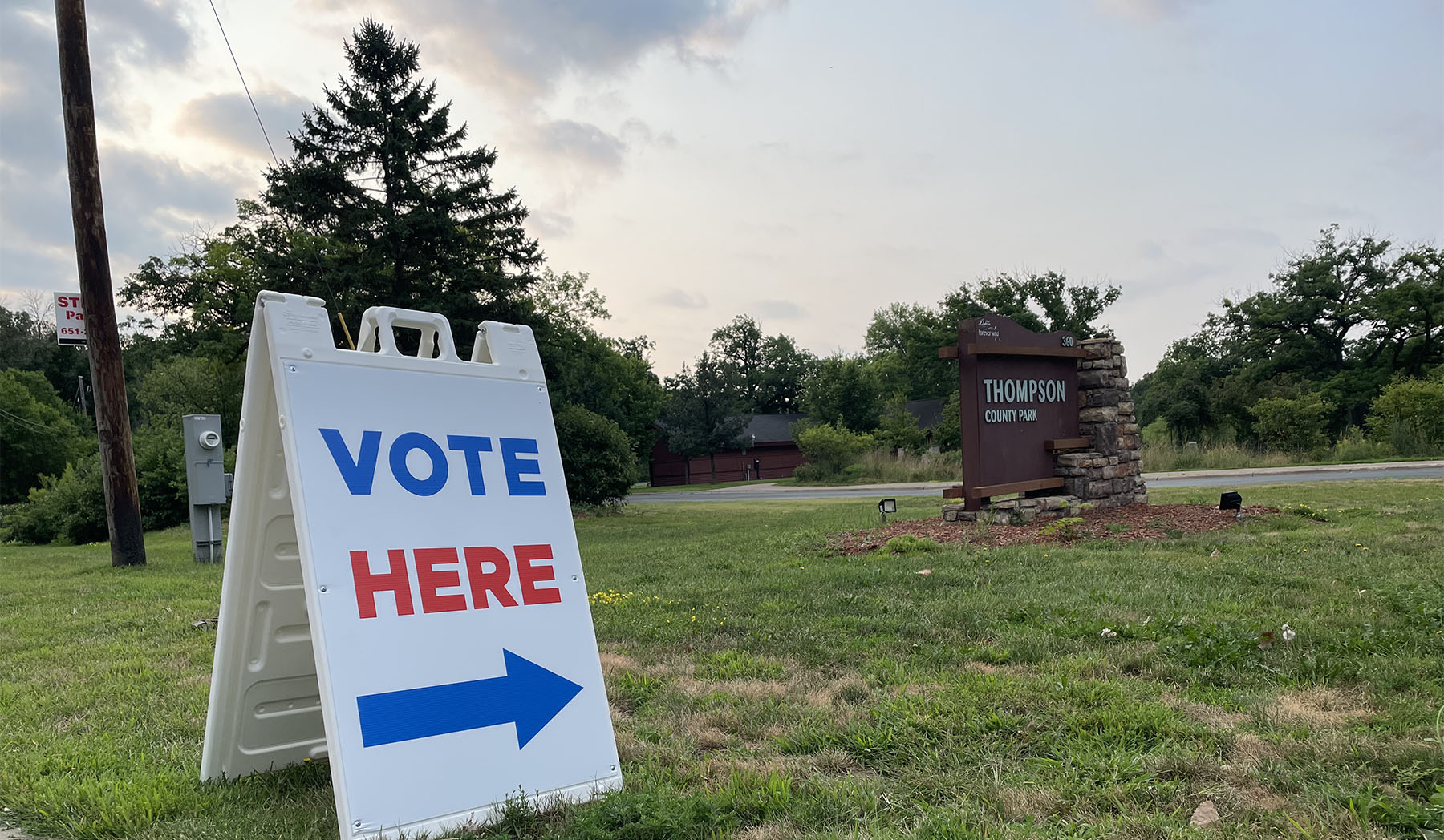 'Vote Here' election sign at Thompson County Park.