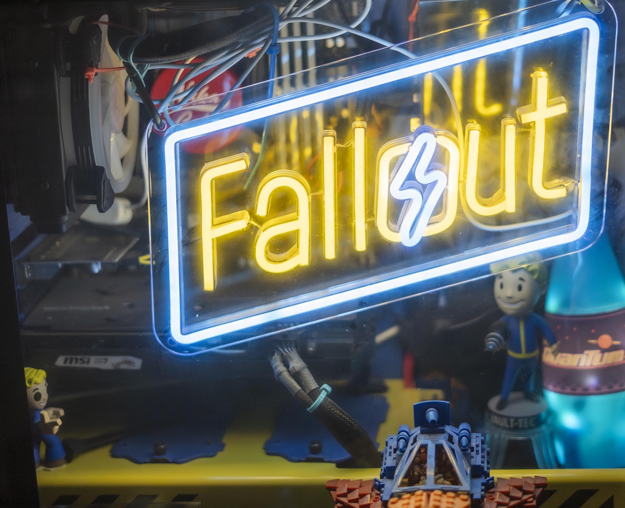 Fallout Neon Sign DSC01453