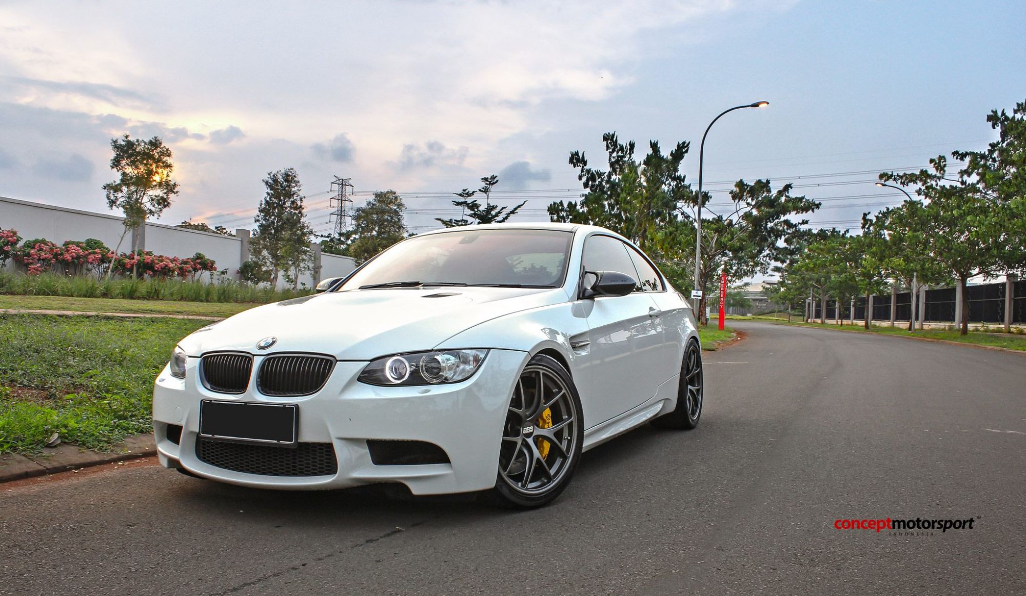 Bmw m3 e9x white bbs fi