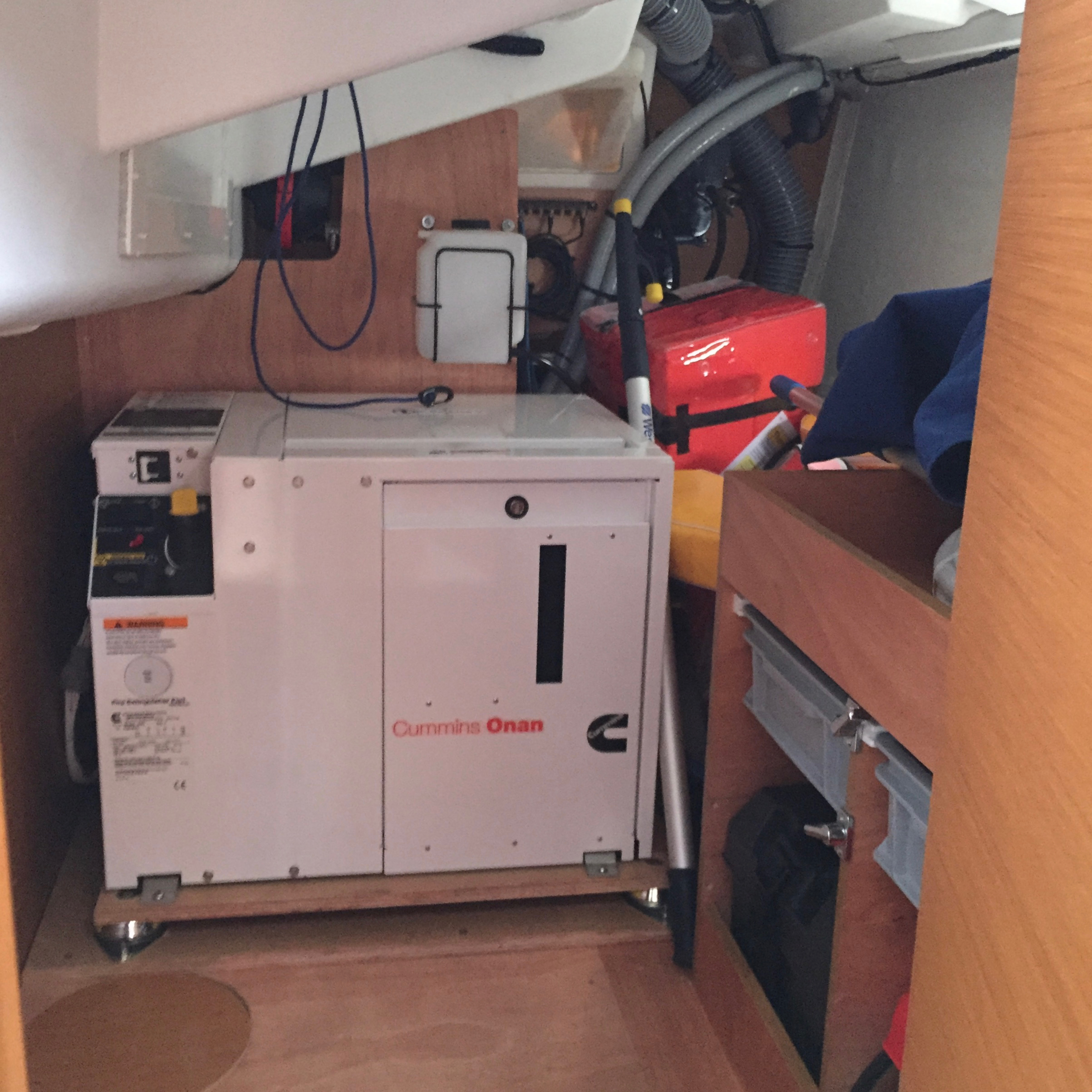 Jeanneau Sun Odyssey 389 Systems Area