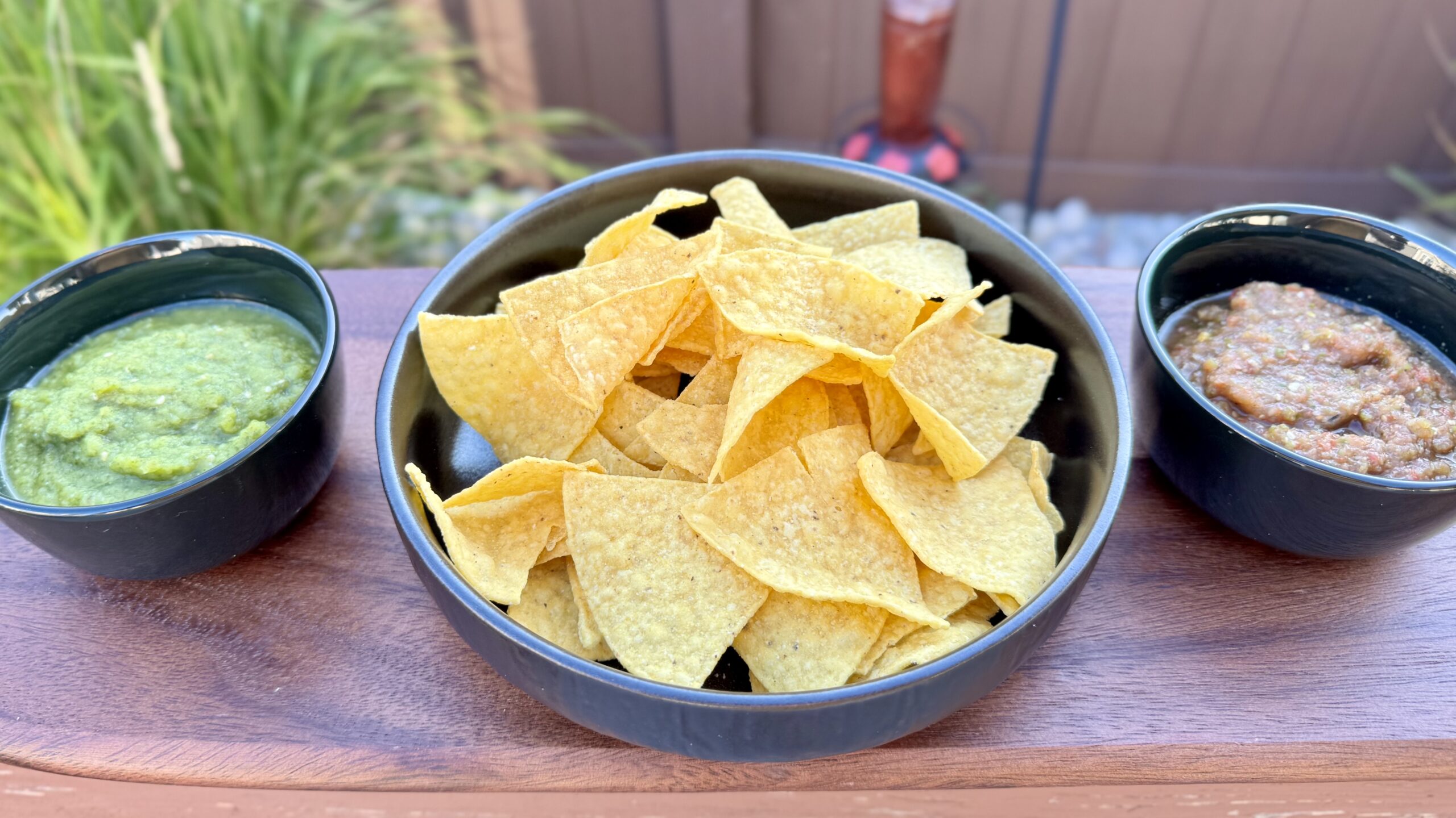 Green Salsa & Salsa Roja