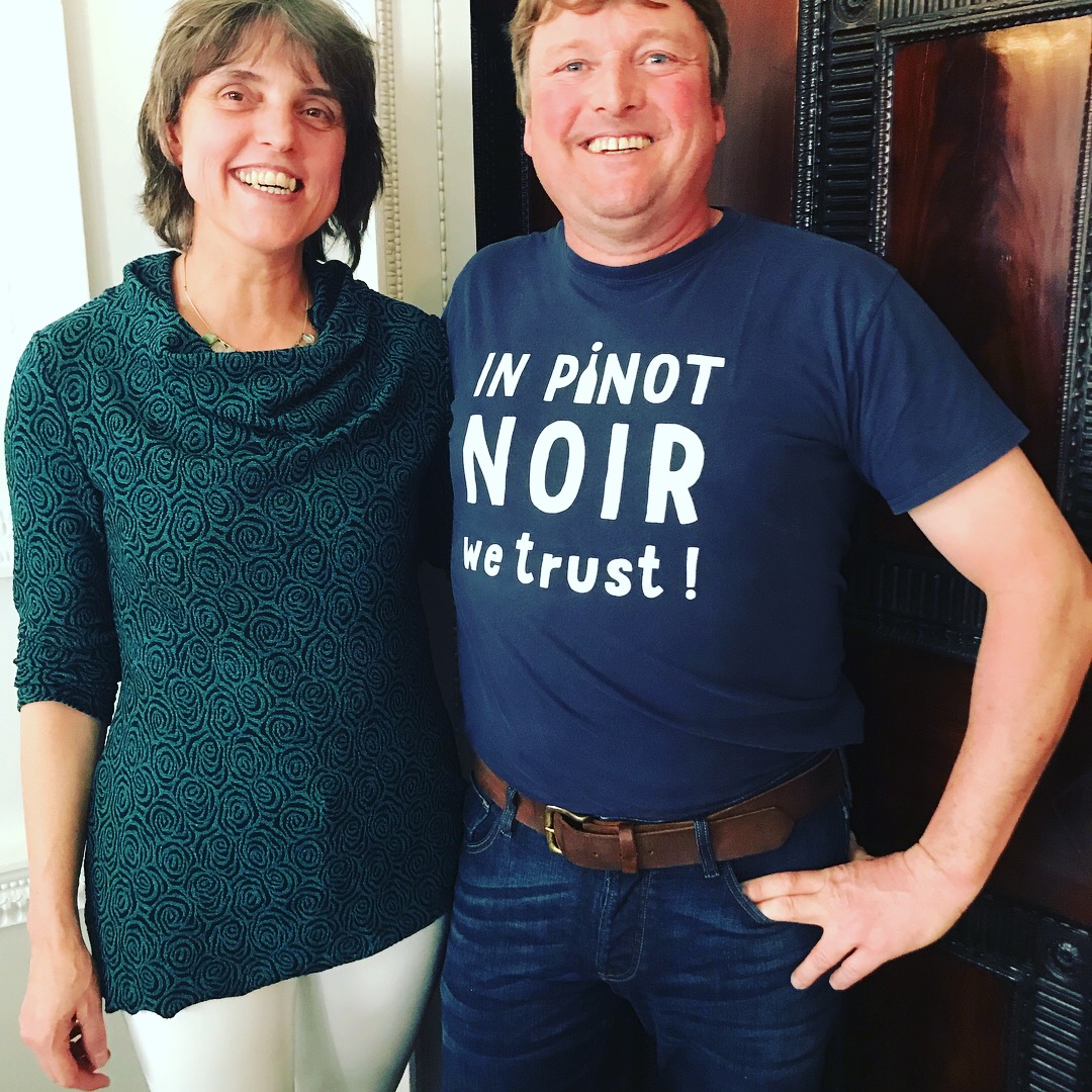 196D31F7-EE44-4E4E-BDF5-FFBFE21BDEA1