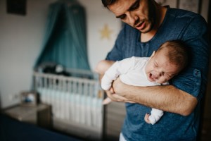 gumoh sering terjadi pada bayi dan bisa membuat bayi lebih rewel