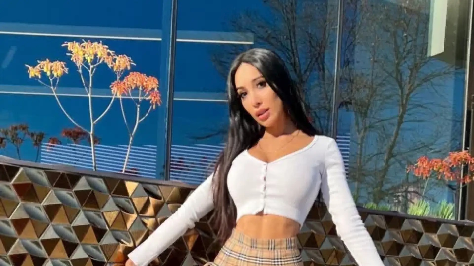 Scarlet Vas video goes viral on Twitter, Reddit