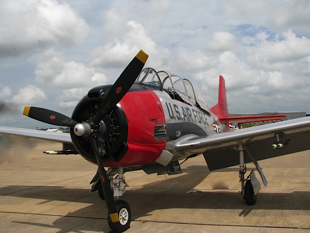 North American T28A, built 1951, West Houston Airport, Texas (photo credit: WikiWings)